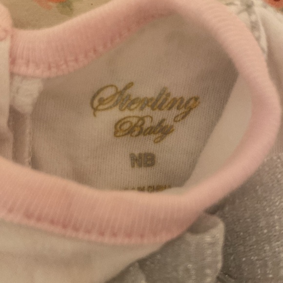 Newborn top with pants set - Picture 2 of 2